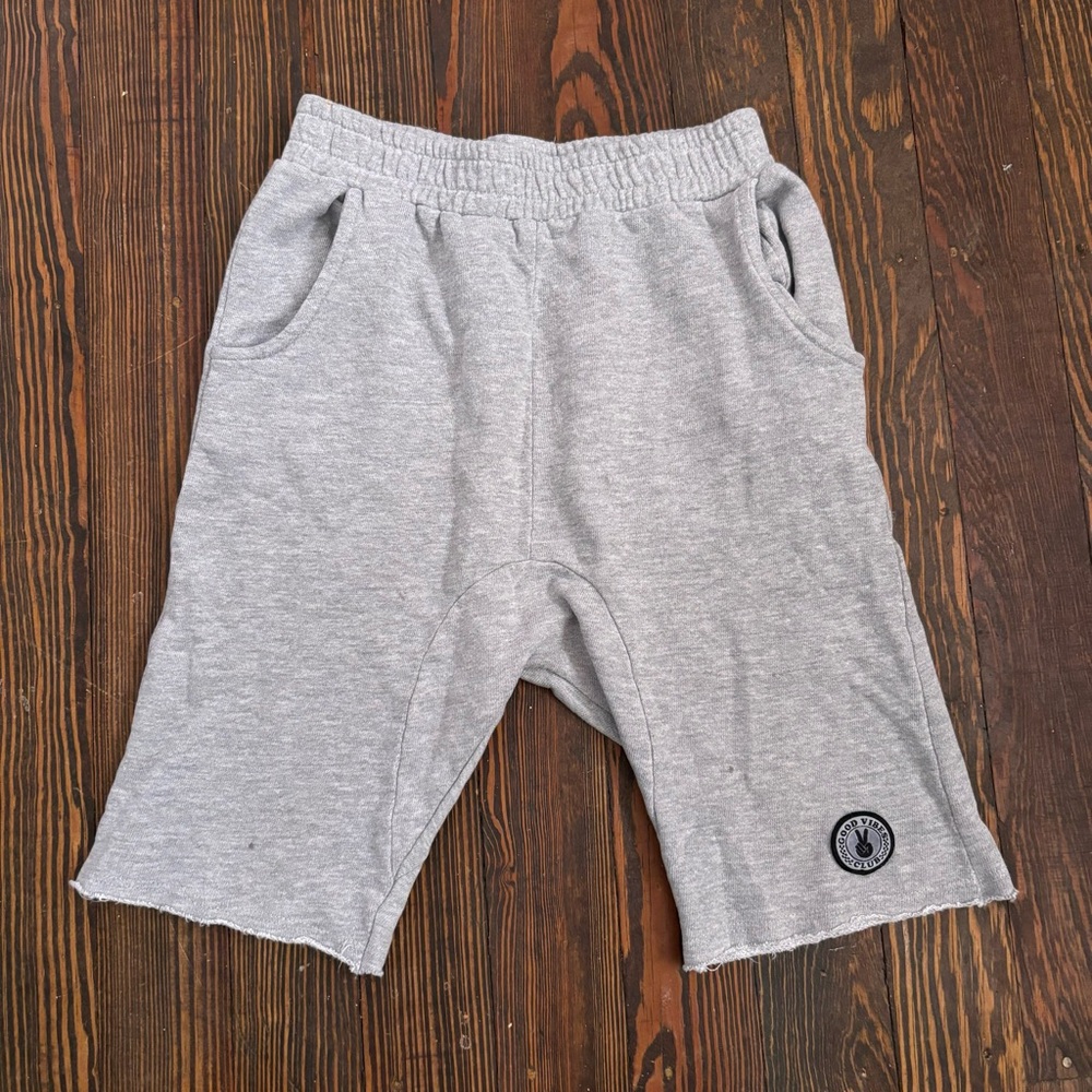 Tiny Whales Boys Gray Fleece Sweat Shorts Raw Hem Size 10 Distressed
